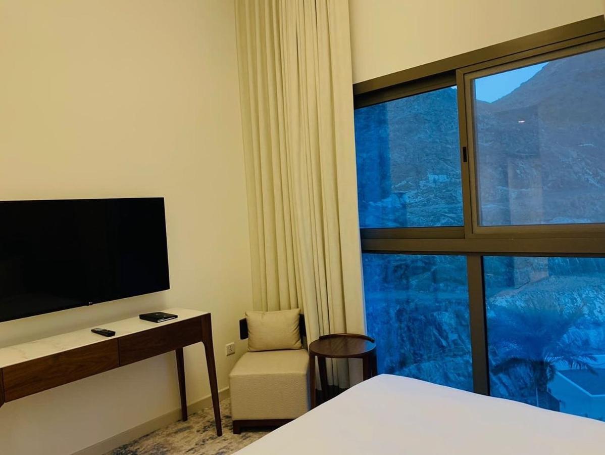 Luxury Sea View Address *